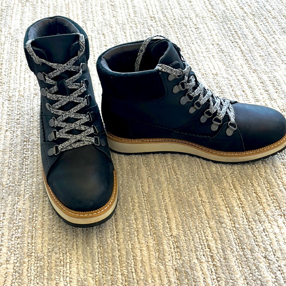 TOMS Boots